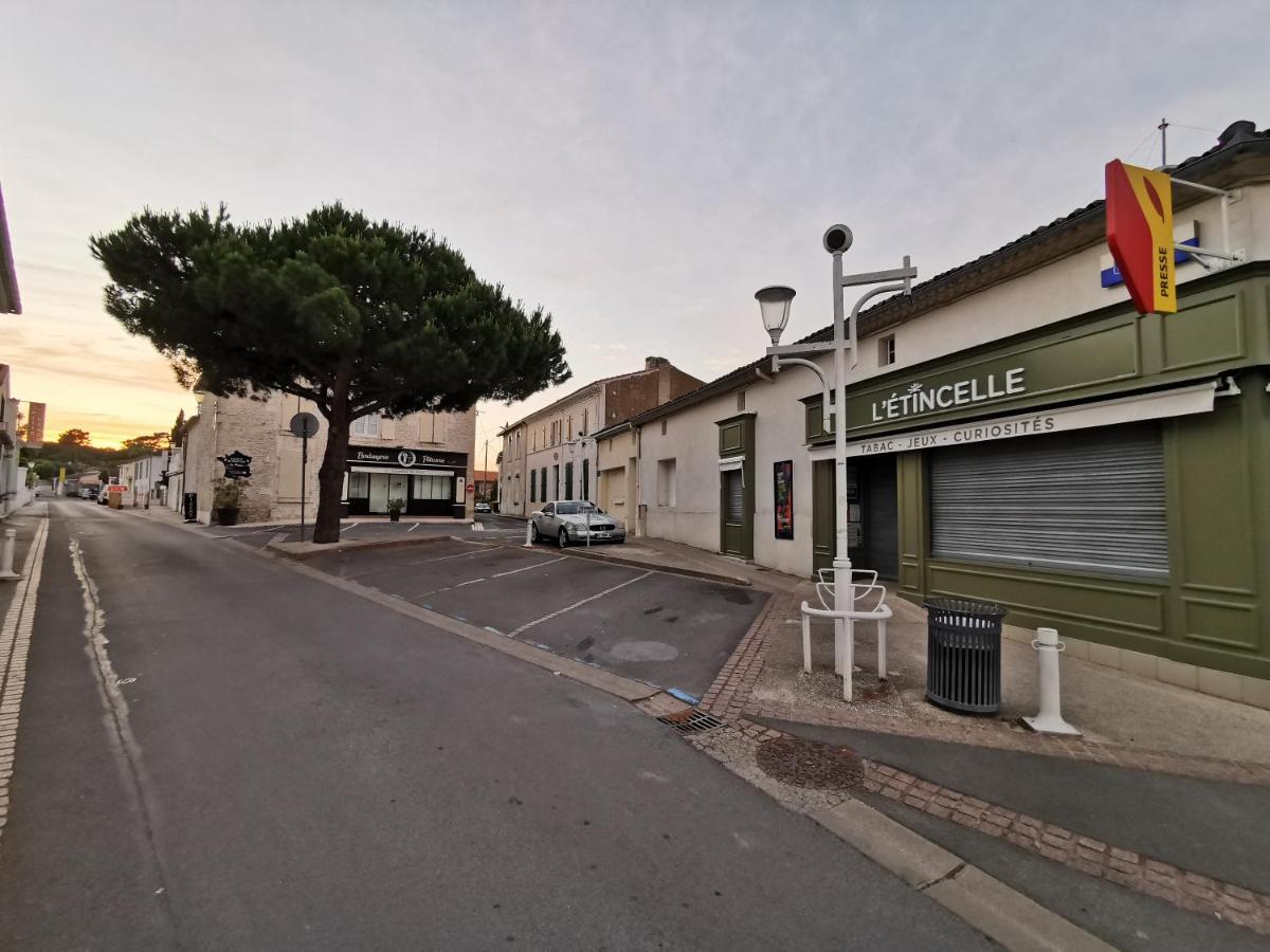 Charmant Appartement Dans Centre Meschers/Gironde Exterior foto